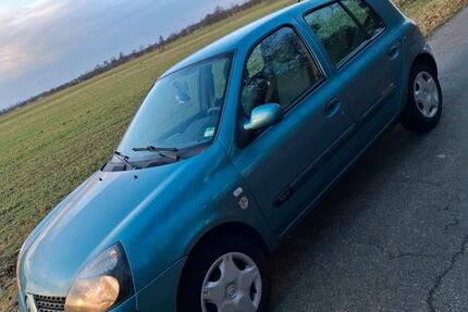 Renault Clio 249.000 km 1.300 &euro; Jerrishoe 24963