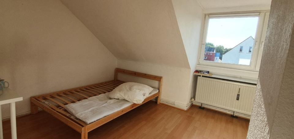 Dachgeschoßwohnung Braunschweig Westliches Ringgebiet - 1 Zimmer, 28 m&sup2;, 375&euro; | Angebot:25383151