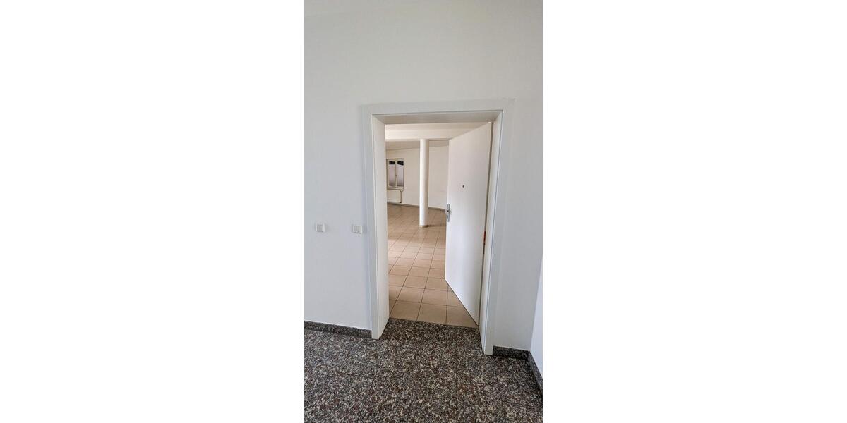Erdgeschoßwohnung Bretten - 2 Zimmer, 76 m&sup2;, 900&euro; | Angebot:26013872