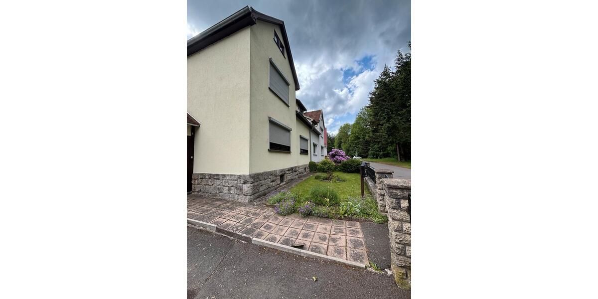 Reihenhaus Ohrdruf - 7 Zimmer, 128 m&sup2;, 185.000&euro; | Angebot:26962381