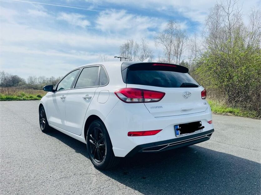 i30