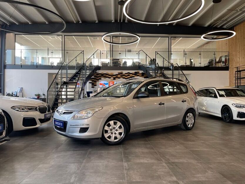 i30