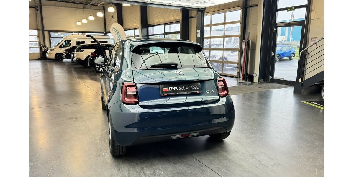 Fiat 500e Action CarPlay Android Automatik 1.Hand 23.004 km 13.120 &euro; Lich 35423