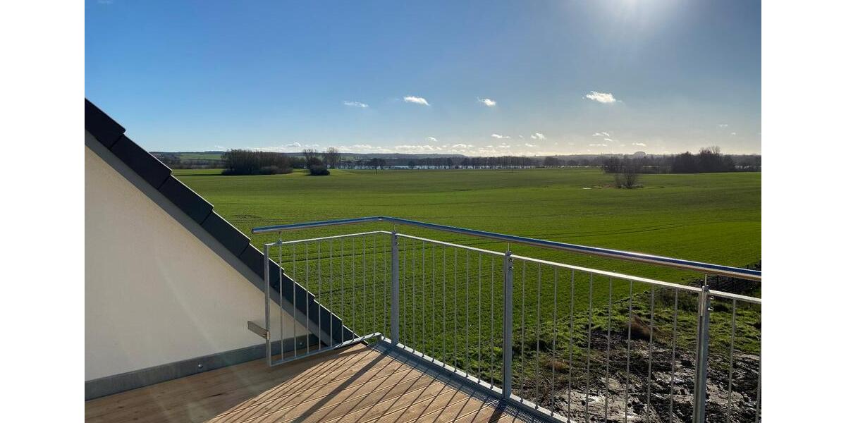 Wohnen mit Weitblick: Hochwertige 3-Raum-Wohnung am Inselsee 3 zimmer