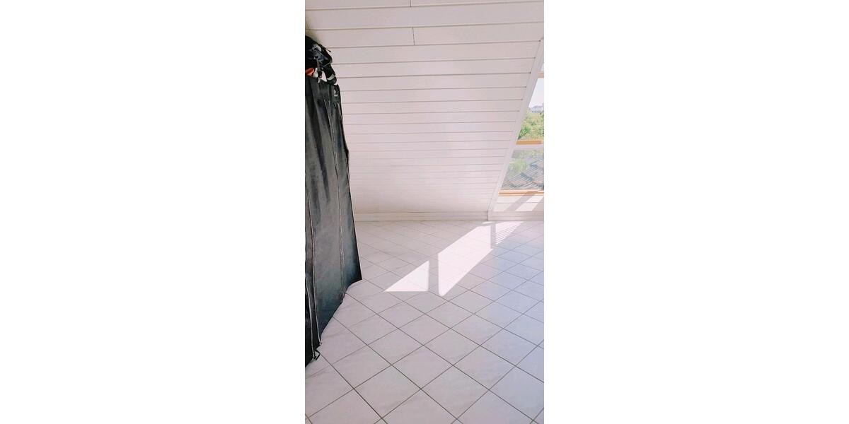 Dachgeschoßwohnung Windhagen - 1 Zimmer, 45 m&sup2;, 690&euro; | Angebot:26398551