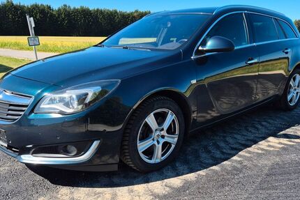 Opel Insignia 300.500 km 6.990 &euro; München 81545