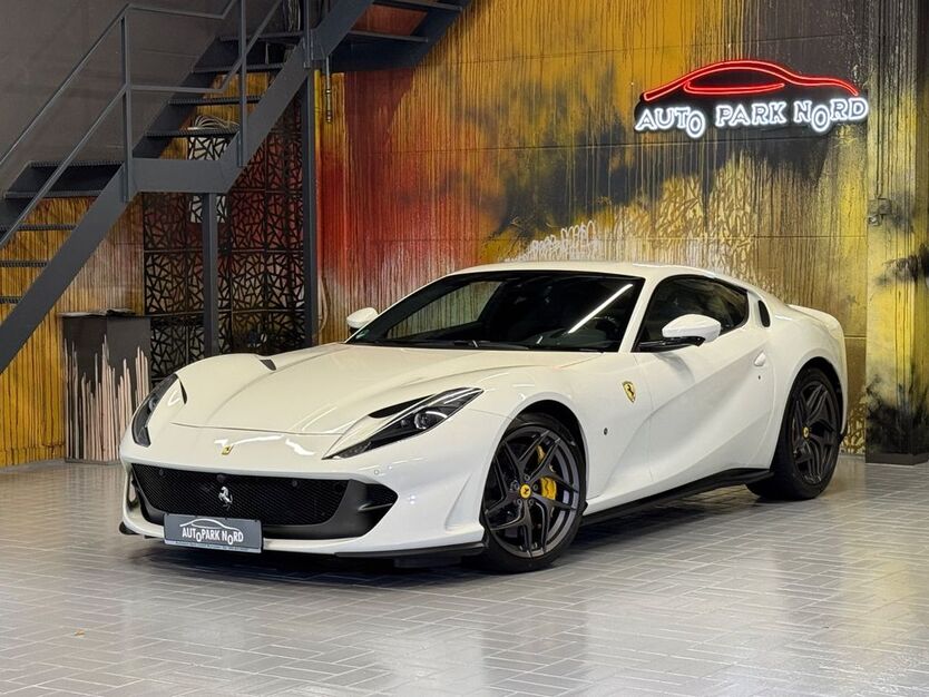 Ferrari 812 9.990 km 317.900 € München 81829