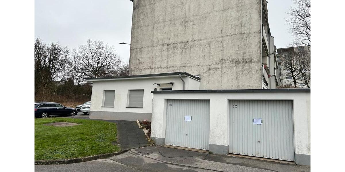 Laden Wohnung + 2 Garagen zu Verkaufen 2 zimmer