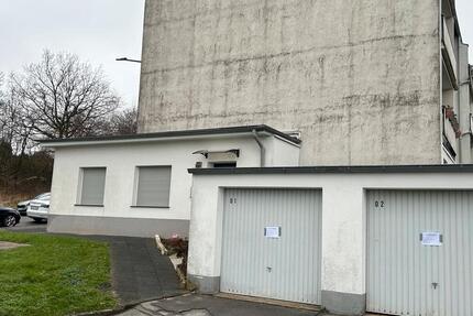 Laden Wohnung + 2 Garagen zu Verkaufen 2.5 zimmer