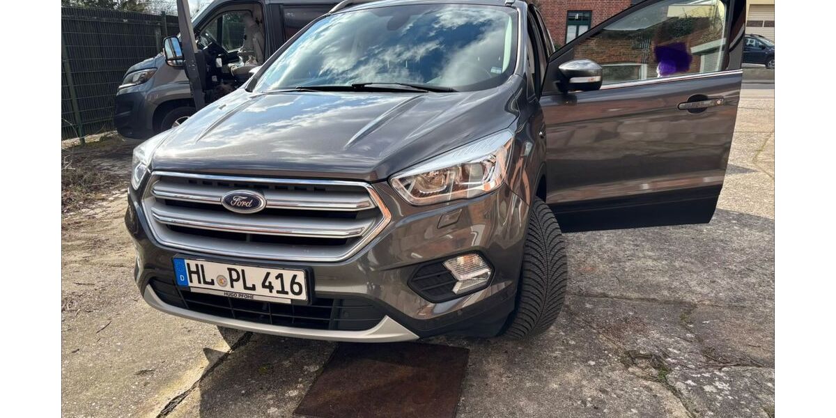 Ford Kuga 56.800 km 16.000 &euro; Lübeck 23564