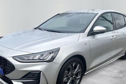 Ford Focus 15.374 km 22.490 € Düsseldorf 40472