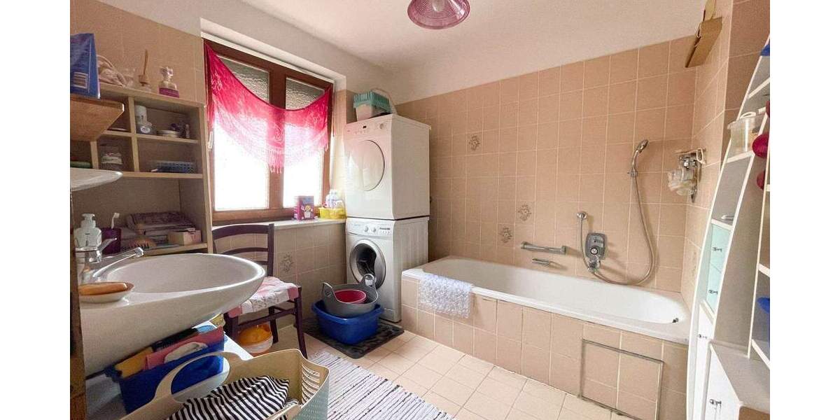 Etagenwohnung Altötting - 3 Zimmer, 77 m&sup2;, 199.000&euro; | Angebot:25676339