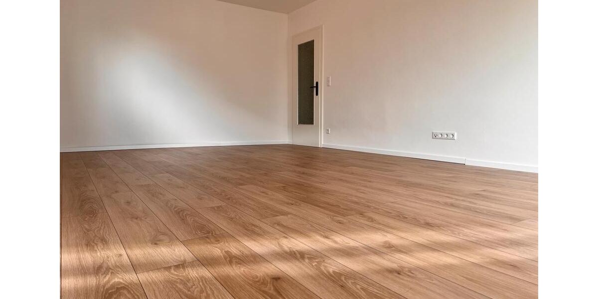 Erdgeschoss-Wohnung mit Terrasse und privatem Garten in ZFH 3 zimmer