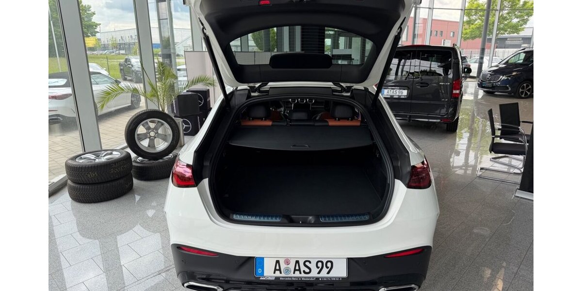 Mercedes-Benz GLC 200 4Matic AMG Line AMG+MBUX+BURM+NIGHT+LED 5.000 km 75.990 &euro; Westendorf 86707