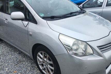 Toyota Verso 390.000 km 2.999 € weinstadt 71384