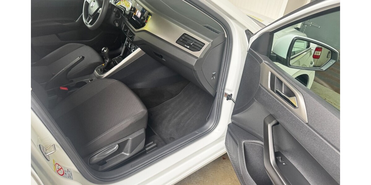 VW Polo 56.541 km 10.990 &euro; Berlin 10178