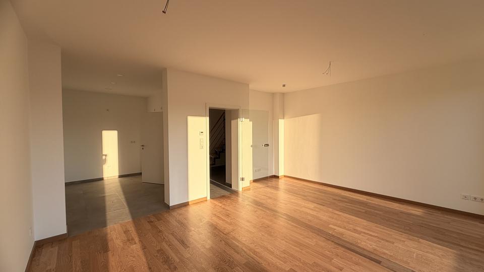 Reihenhaus Taucha - 5 Zimmer, 132 m&sup2;, 1.700&euro; | Angebot:25381914