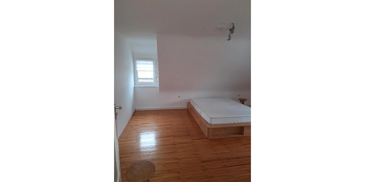 Dachgeschoßwohnung Ammerndorf - 3 Zimmer, 72 m&sup2;, 800&euro; | Angebot:25329641