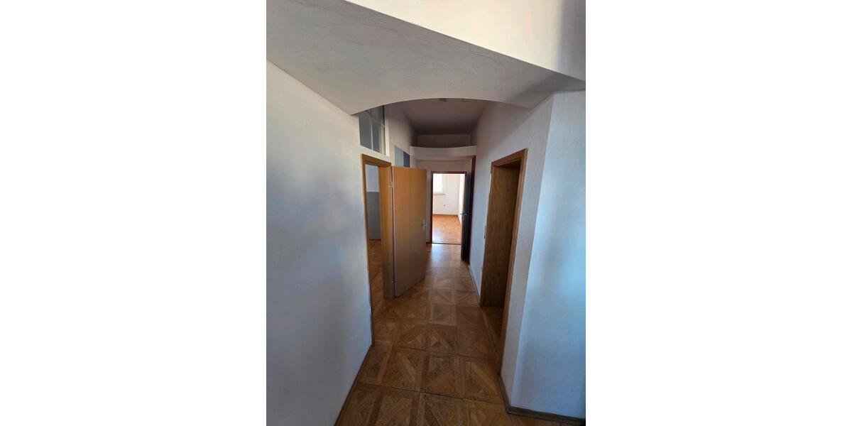 Etagenwohnung Gotha - 4 Zimmer, 105 m&sup2;, 735&euro; | Angebot:26671049