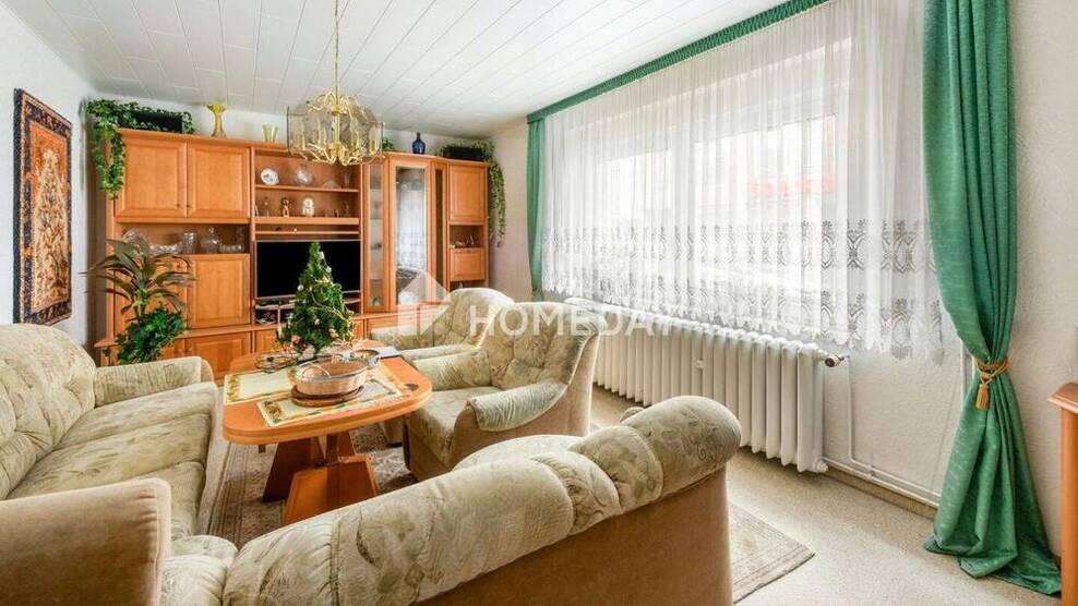 Gepflegte DHH mit Garage, Innenhof, Balkon und Ausbaupotenzial in ruhiger Lage