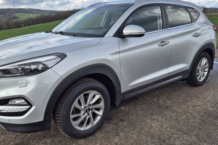 Hyundai TUCSON 121.000 km 12.600 &euro; Schwalmstadt 34613