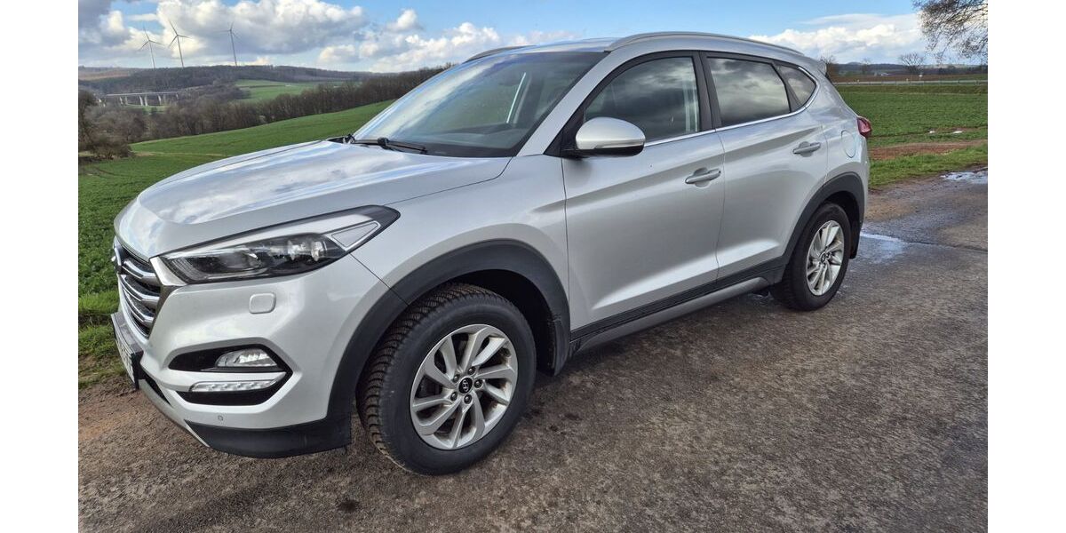 Hyundai TUCSON 121.000 km 12.600 &euro; Schwalmstadt 34613