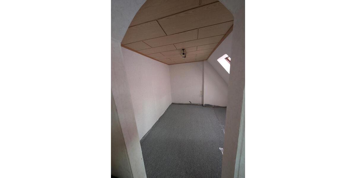 Etagenwohnung Schönwald - 6 Zimmer, 120 m&sup2;, 1.020&euro; | Angebot:26694036
