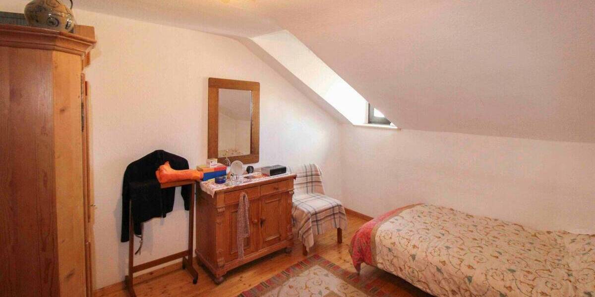 Reihenmittelhaus Trier Trier-Ost - 7 Zimmer, 142 m&sup2;, 275.000&euro; | Angebot:26307610
