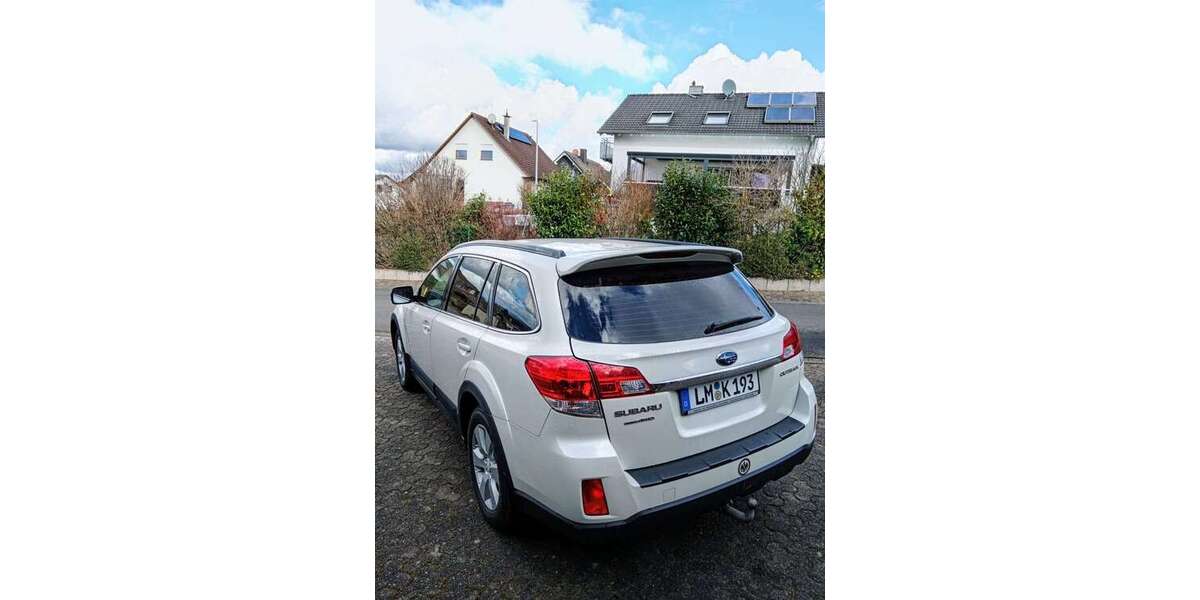 Subaru OUTBACK 176.000 km 17.890 &euro; Hünfelden 65597
