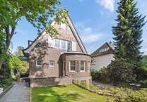 Haus zum Mieten in Hamburg 4.900 € 160 m²