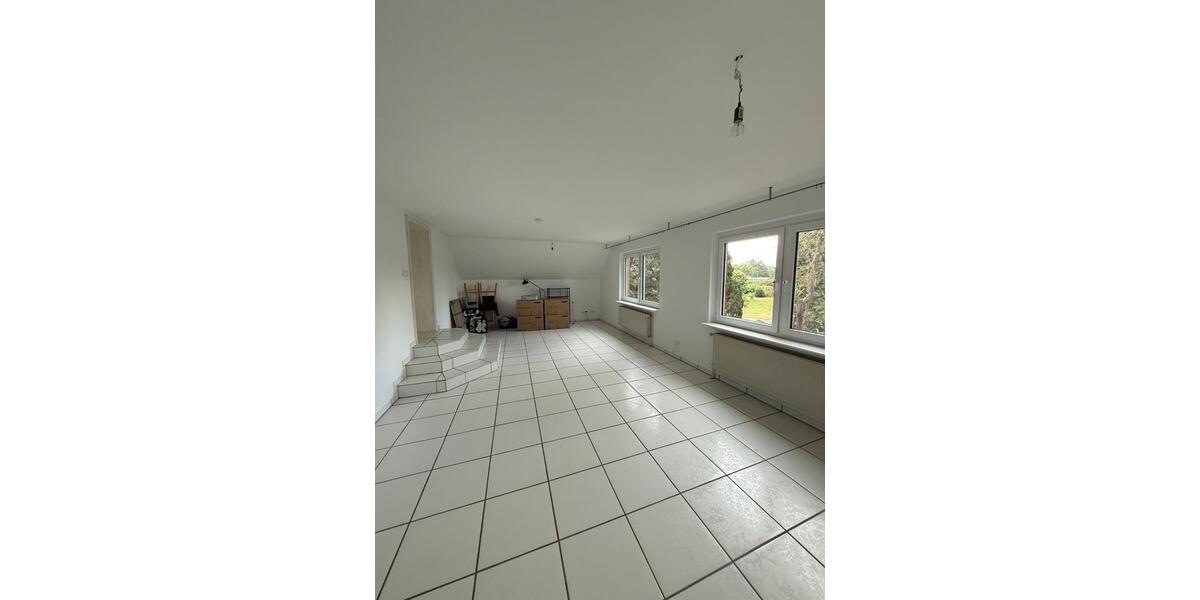 Etagenwohnung Hille - 3 Zimmer, 120 m&sup2;, 1.000&euro; | Angebot:25380033