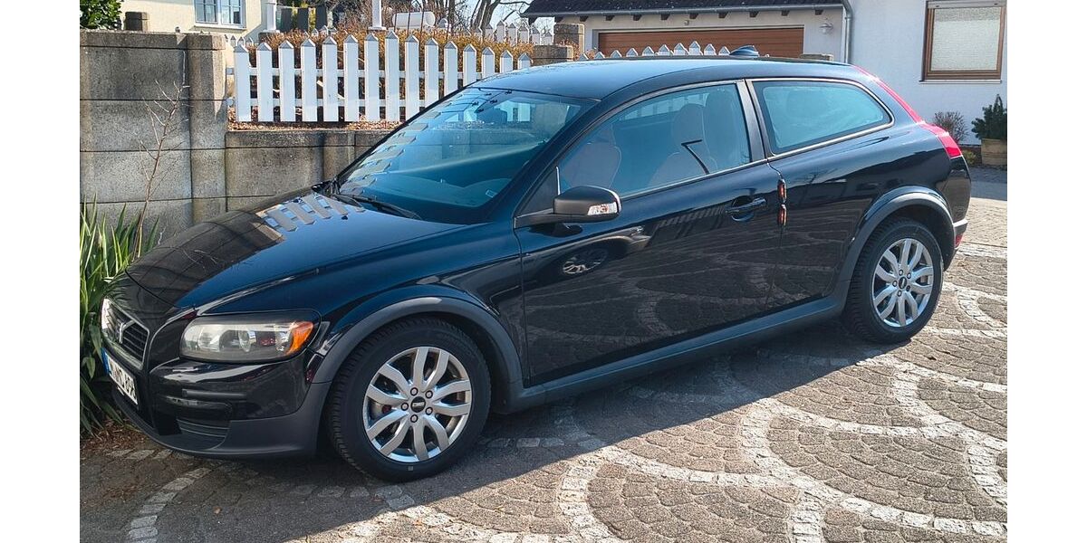 Volvo C30 145.000 km 3.975 &euro; Beselich 65614