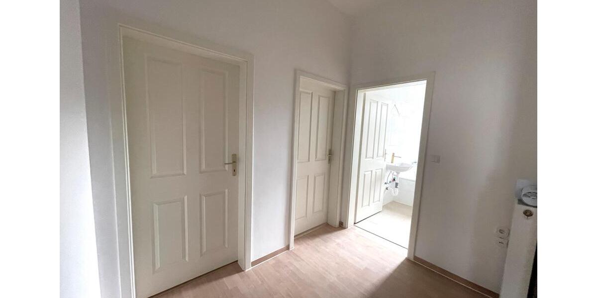 Etagenwohnung Mülheim an der Ruhr - 3 Zimmer, 100 m&sup2;, 1.300&euro; | Angebot:25990093