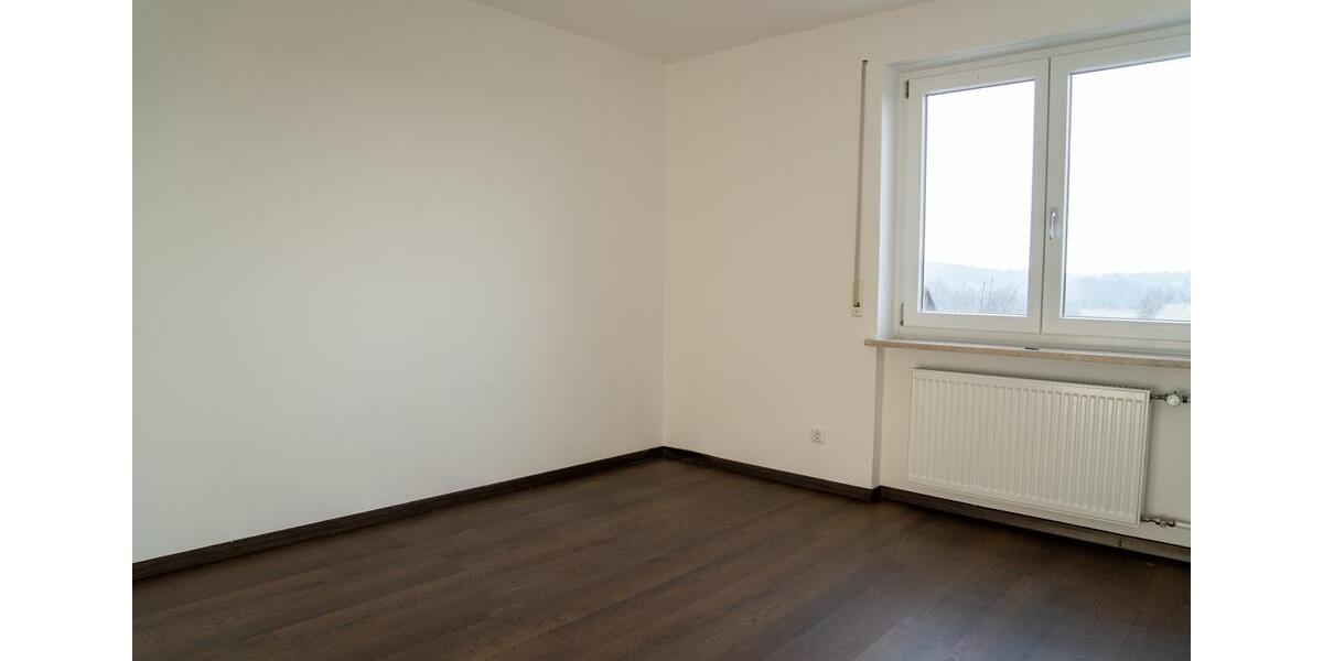 Etagenwohnung Regensburg Galgenberg - 5 Zimmer, 119 m&sup2;, 1.940&euro; | Angebot:25881477