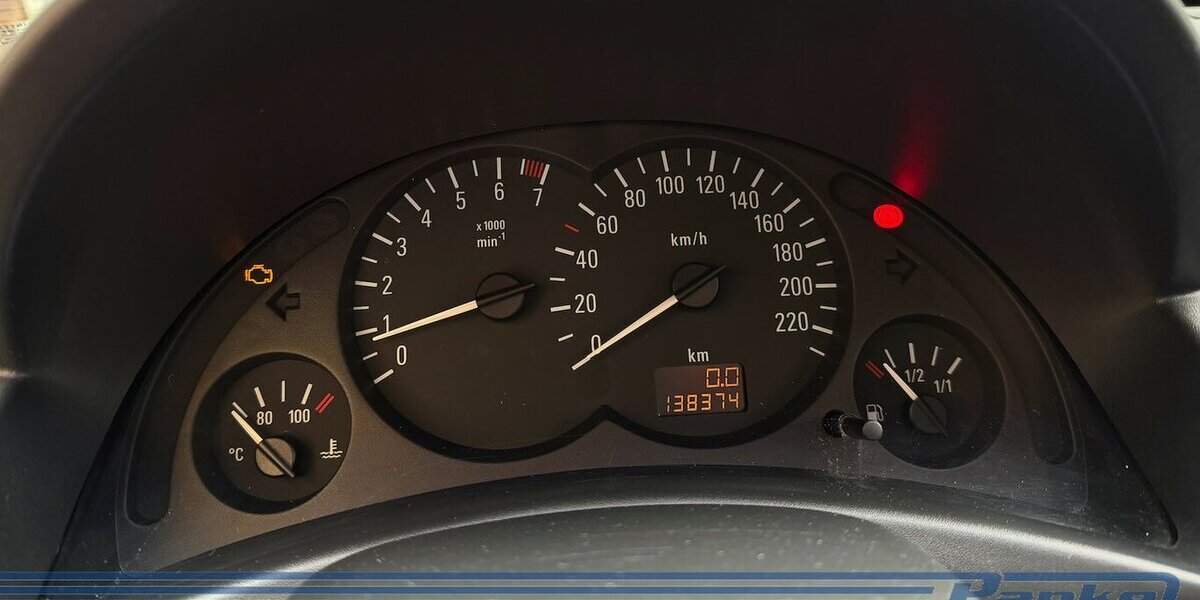 Opel Corsa Basis*Pano*2-E-Fen*Radio*USB*Export* 138.374 km 1.990 &euro; Berlin 13187