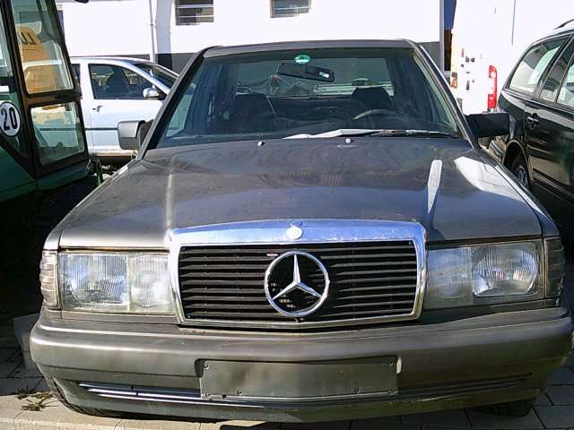 Mercedes-Benz 190 171.690 km 2.490 &euro; Backnang 71522