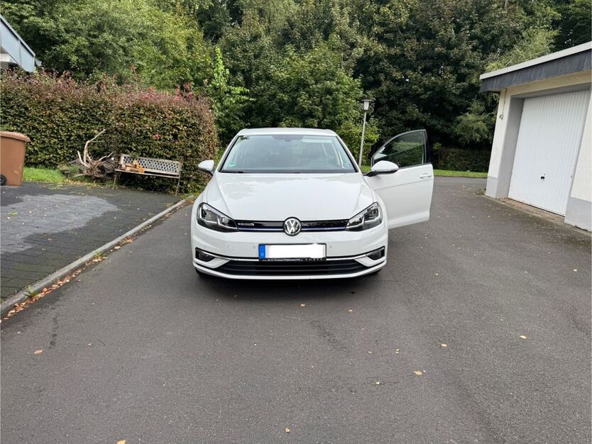 VW Golf 98.000 km 14.500 € Lohmar 53797