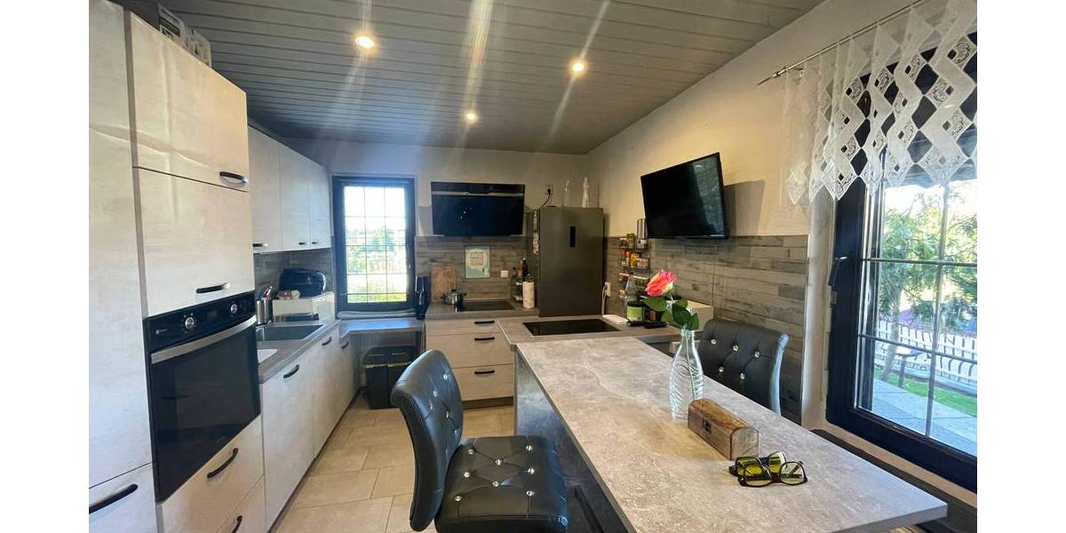 Einfamilienhaus mit 2 Garagen 6 zimmer