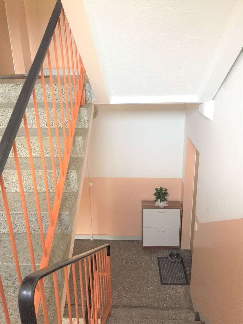 NEU -frisch renoviert. Gut geschnittene 4 Zimmer mit Balkon und Einbauküche! 4 zimmer