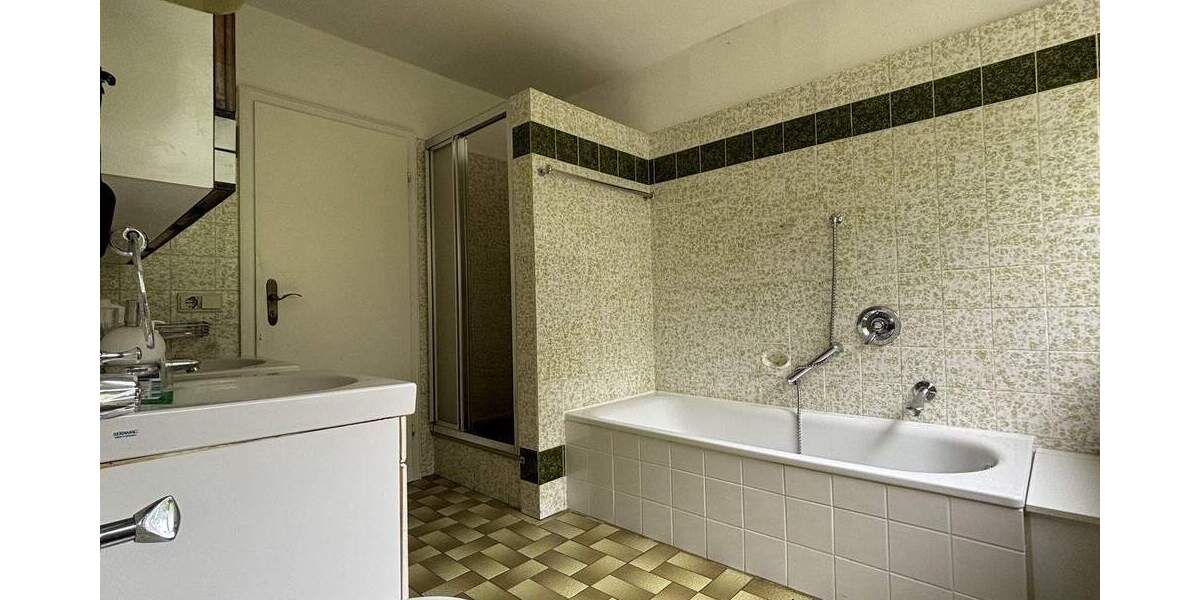 Einfamilienhaus Bramsche - 8 Zimmer, 227 m&sup2;, 370.000&euro; | Angebot:25743259