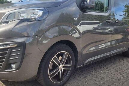 Peugeot Traveller 34.400 km 29.700 € Neumünster 24536