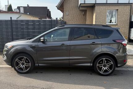 Ford Kuga 123.000 km 14.500 &euro; Löhne 32584
