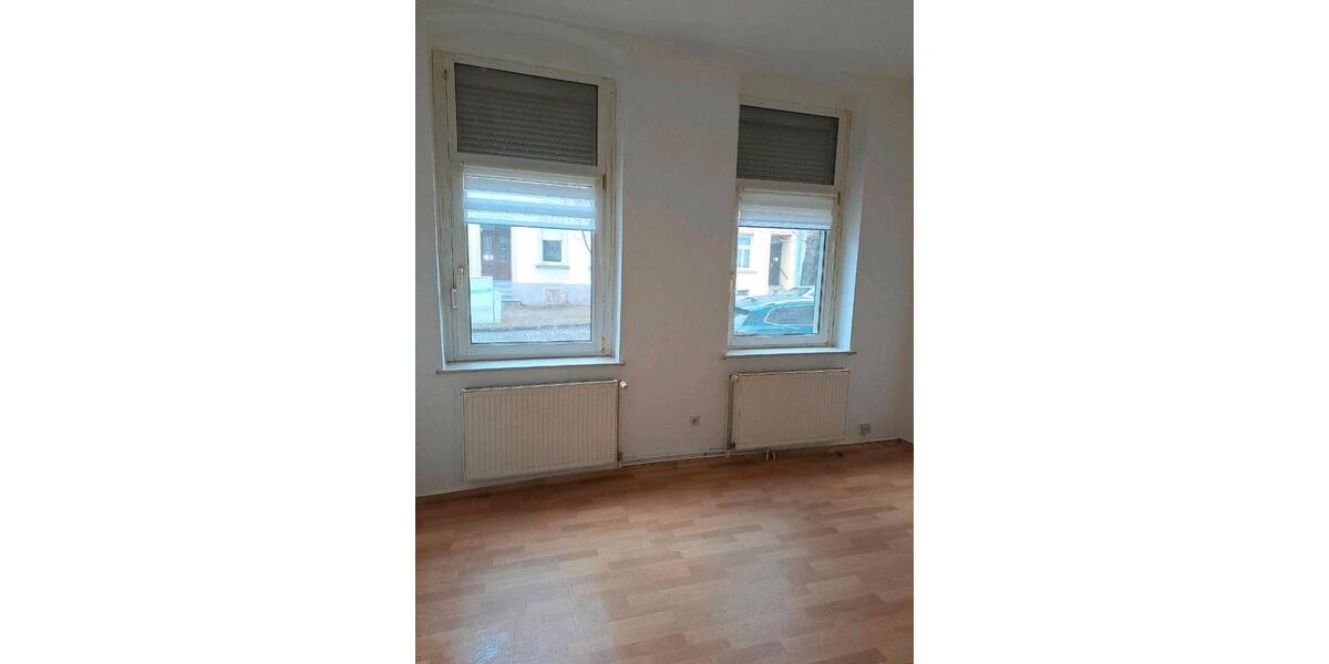 Hochparterre Bernburg (Saale) - 1 Zimmer, 35 m&sup2;, 210&euro; | Angebot:26411637