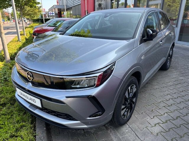 Opel Grandland (X) 5.849 km 22.900 € Oldenburg 26131