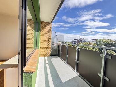 GANZ OBEN MIT HERRLICHEM SONNENBALKON - Etagenwohnung Lübeck Sankt Jürgen | Angebot:27341310
