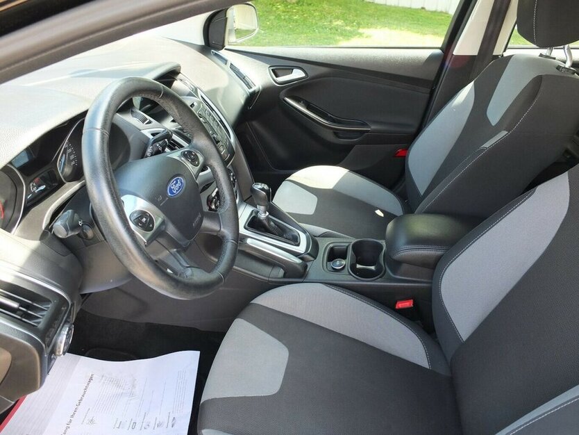 Ford Focus CHAMPIONS EDITION 5-TÜRIG orig.53.215 km ! 53.215 km 8.404 € Köln 50858
