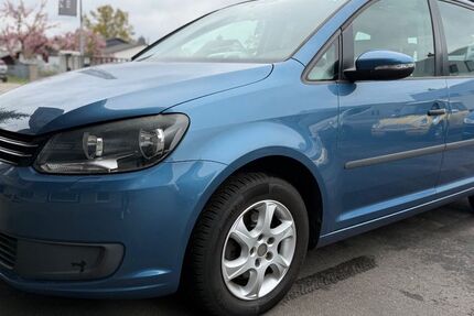 VW Touran 172.432 km 5.999 &euro; Frankfurt am Main 60386