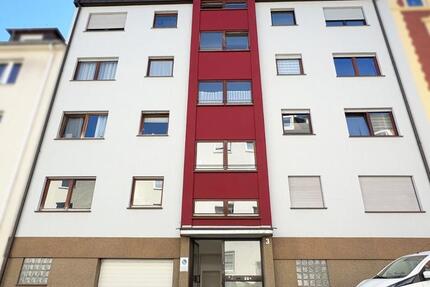 Renovierte 3 Zimmer Wohnung mit Balkon und Stellplatz