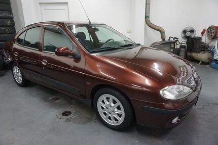 Renault Megane 104.496 km 1.490 &euro; Cottbus 03042