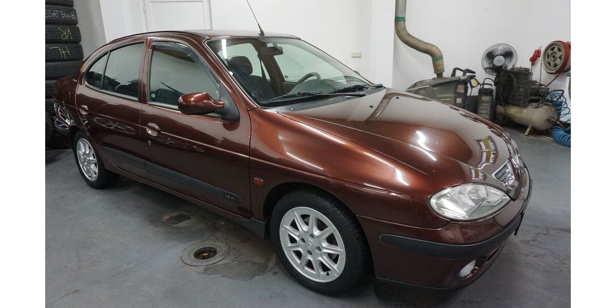 Renault Megane 104.496 km 1.490 &euro; Cottbus 03042